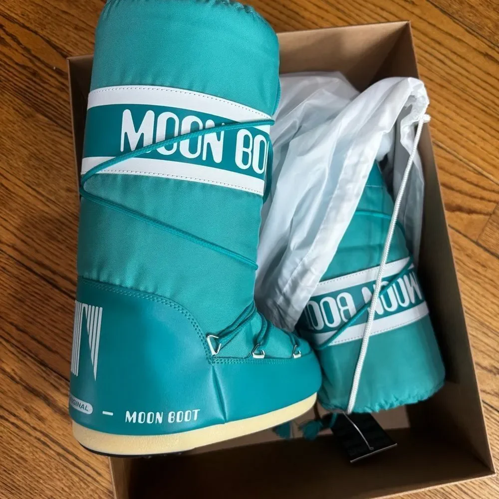 Women’s Moon Boots Teal Green Smerald NWT Size 6 (3.5-6) Brand New